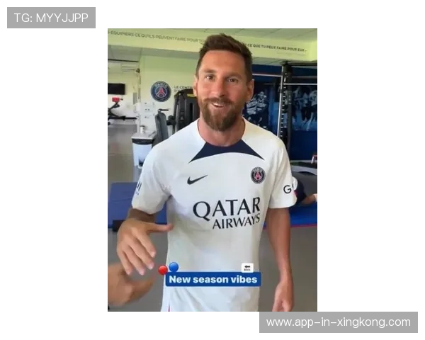 姆巴佩在假期回故乡办训练营，场面温馨且感人